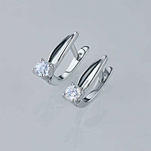 Серьги из серебра с бриллиантом