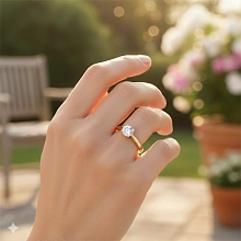 Кольцо из желтого золота с бриллиантом