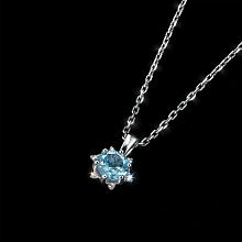 Подвеска из белого золота с топазом и бриллиантами