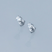 Пусеты из белого золота с бриллиантом