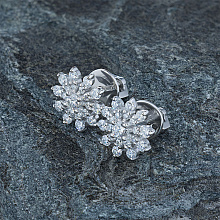 Пусеты из белого золота с бриллиантами