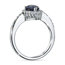 Кольцо из белого золота с сапфиром и бриллиантами