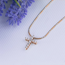 Подвеска из красного золота c бриллиантами