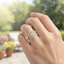 Классическое кольцо из желтого золота c бриллиантами