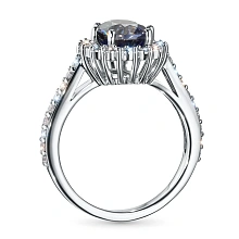 Кольцо из белого золота с сапфиром и бриллиантами