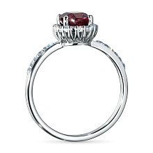 Кольцо из белого золота с рубином и бриллиантами