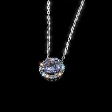 Подвеска из белого золота с танзанитом и бриллиантами