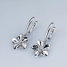 Серьги из серебра с бриллиантом