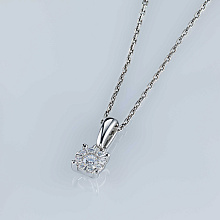 Классическая подвеска из серебра c бриллиантами