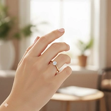 Классическое кольцо из желтого золота с бриллиантом выращенным