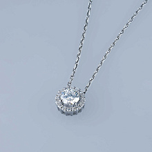 Классическая подвеска из белого золота c бриллиантами