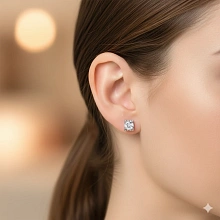 Пусеты из серебра с бриллиантом