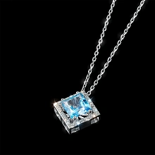 Подвеска из белого золота с топазом и бриллиантами