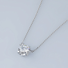 Колье из белого золота с бриллиантом выращенным