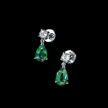 Пусеты из серебра с изумрудами и топазами и бриллиантами