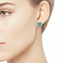 Пусеты из серебра с изумрудами и бриллиантами