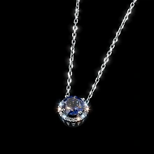 Подвеска из белого золота с сапфиром и бриллиантами