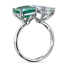 Кольцо из белого золота с изумрудом и бриллиантами