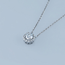 Классическая подвеска из белого золота c бриллиантами