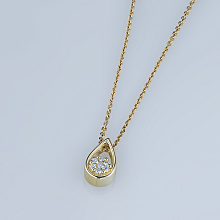 Подвеска из желтого золота c бриллиантами