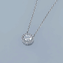 Классическая подвеска из белого золота c бриллиантами