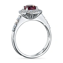 Кольцо из белого золота с рубином и бриллиантами