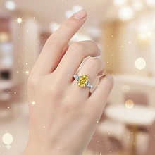 Кольцо из комбинированного золота c бриллиантами