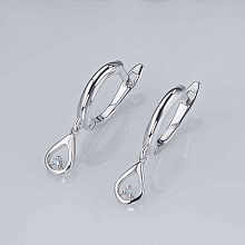 Серьги из серебра с бриллиантом