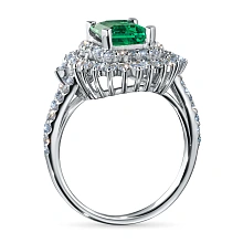 Кольцо из белого золота с изумрудом и бриллиантами