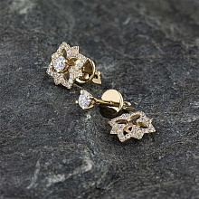 Пусеты из красного золота с бриллиантами