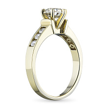 Кольцо из желтого золота с бриллиантами