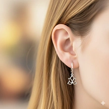 Серьги из серебра с бриллиантом выращенным